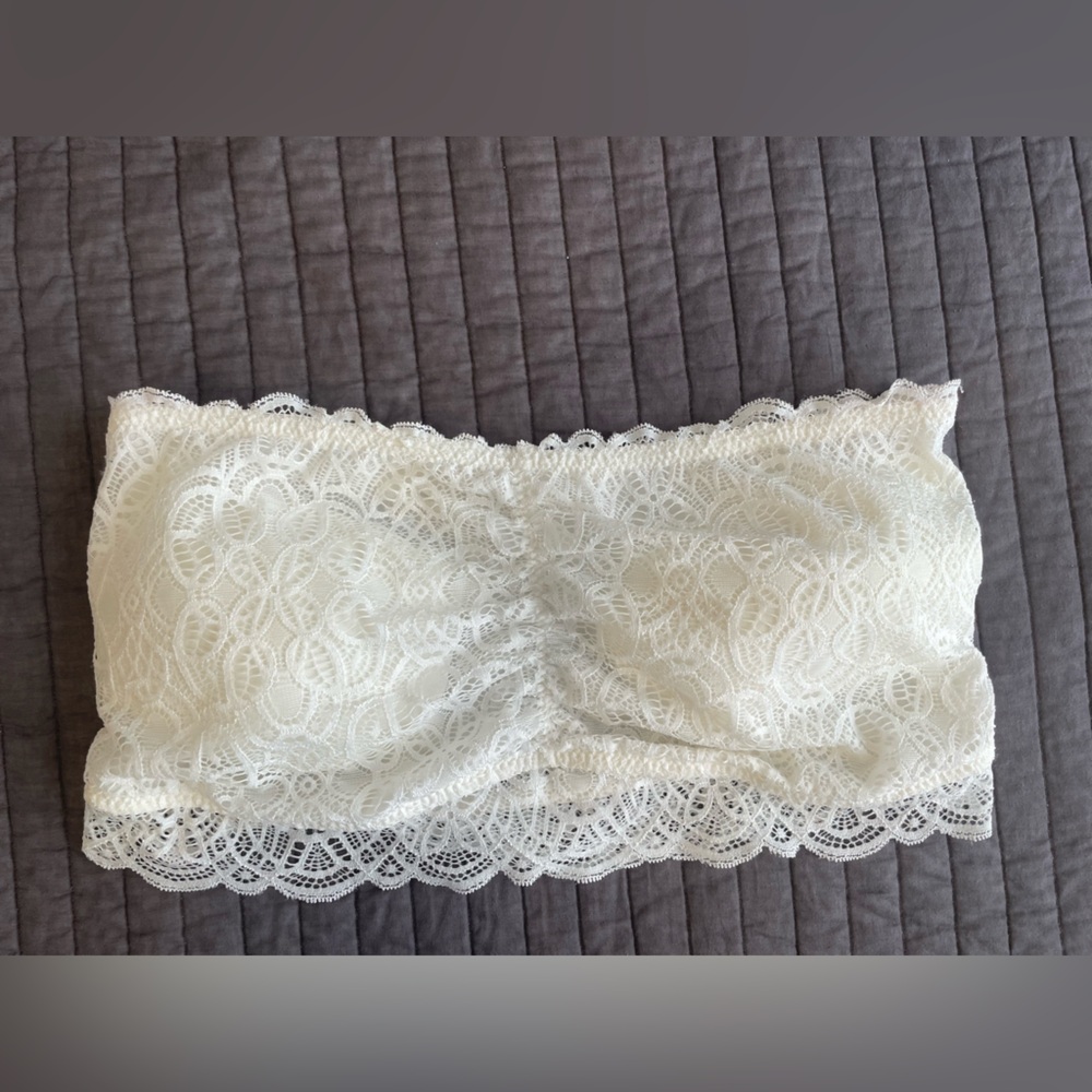 Women’s cream color lace bralette strapless